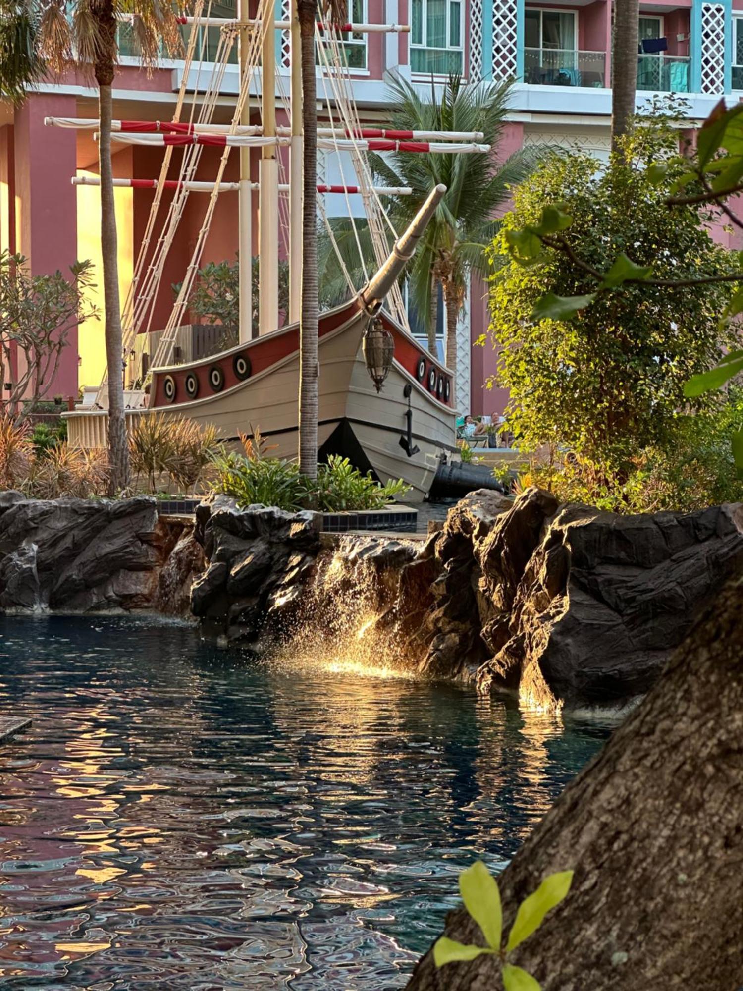 Grande Caribbean Resort Pattaja Kültér fotó